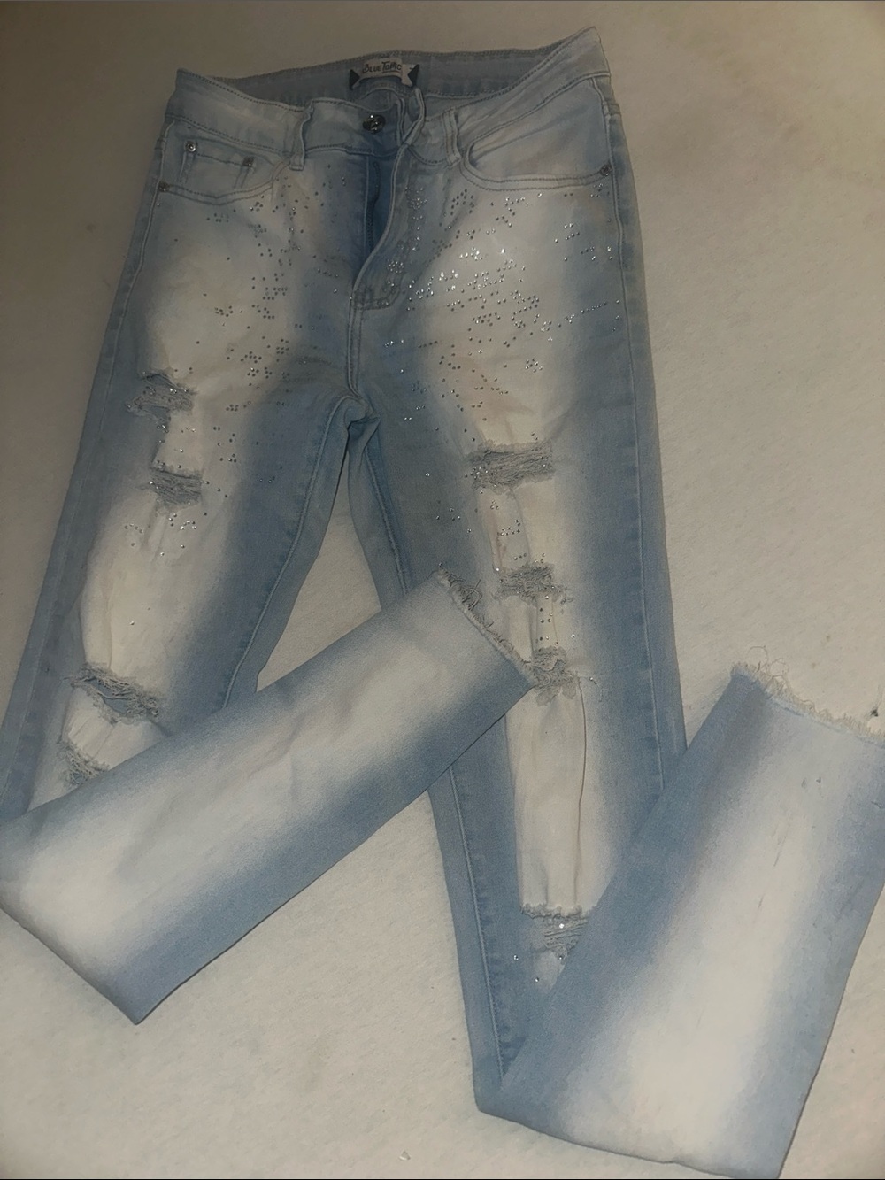 Womens Size 7/8 Blue Tide Blue Distressed Jeans with Rhinestone Detail